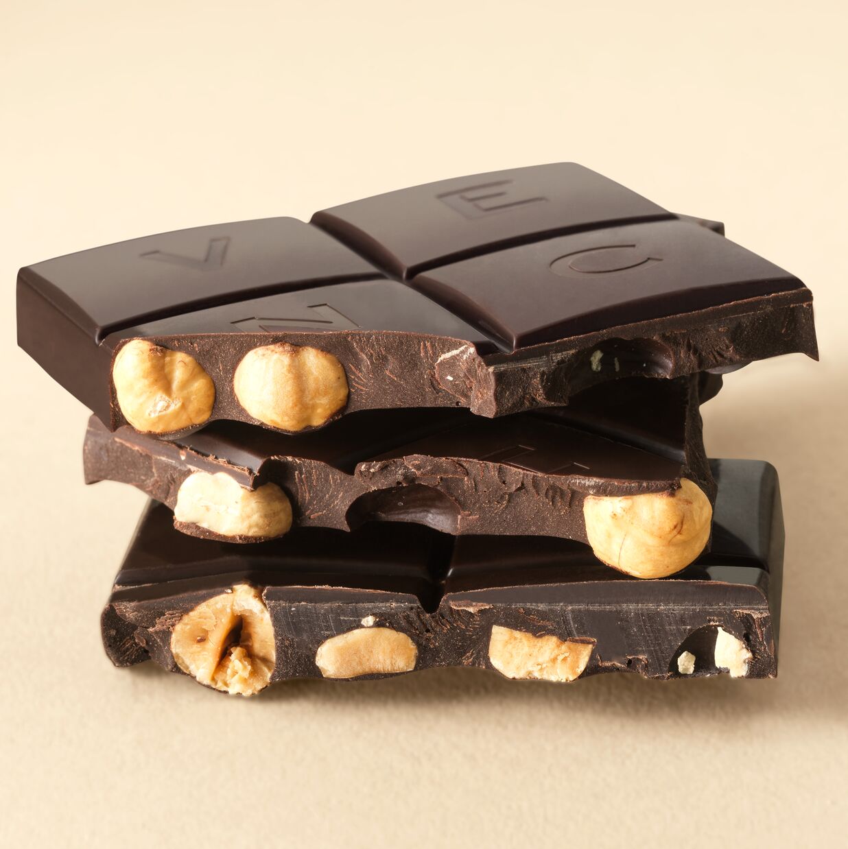 venchi-granblend-fondente-70-con-nocciole-piemonte-bundle-6-barrette image 2