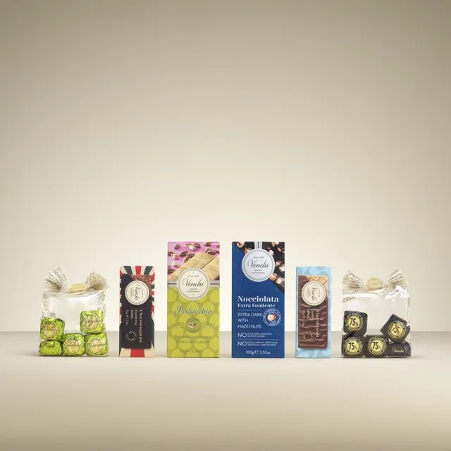 venchi-best-seller-chocolate-bundle-assortimento-chocoviar-e-snack-455-g image 1