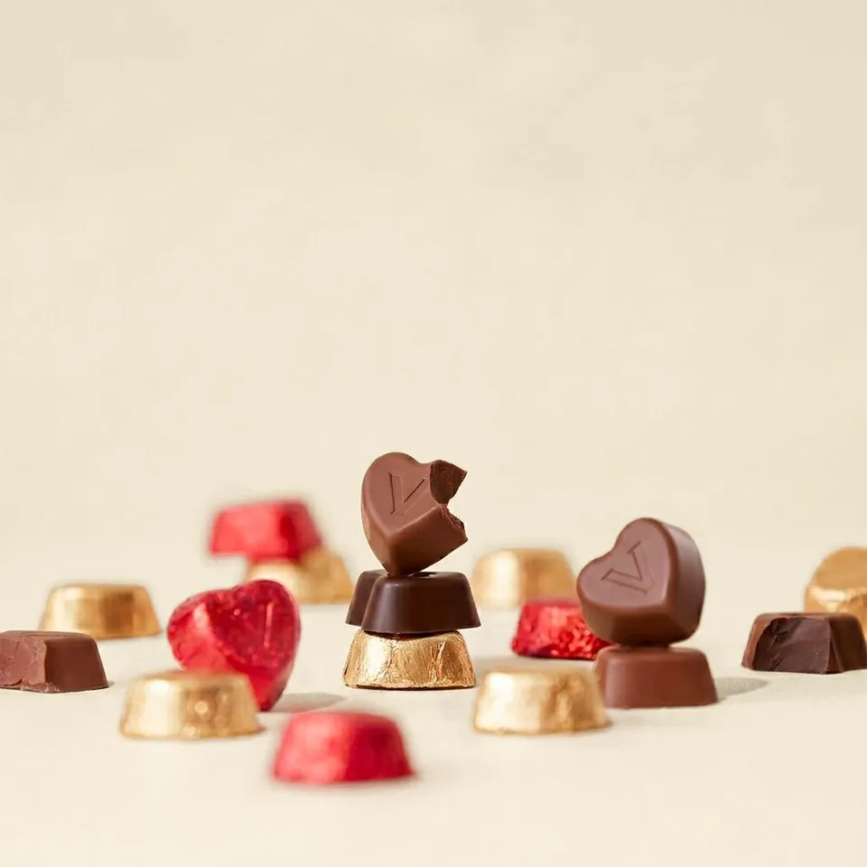 venchi-cuori-di-cioccolato-latte-e-fondente-2-kg image 1