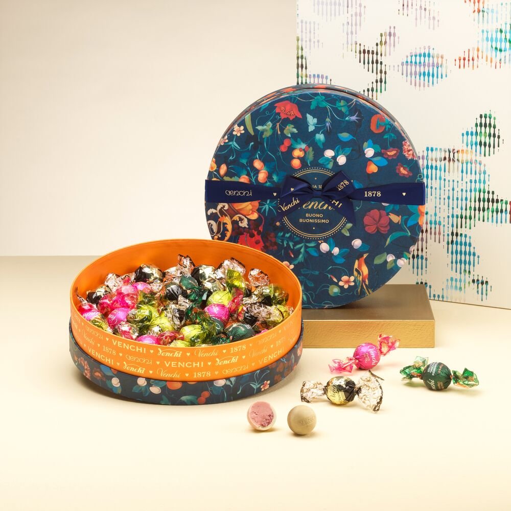 venchi-assorted-chocolates-gift-hamper-medium-386g image 1
