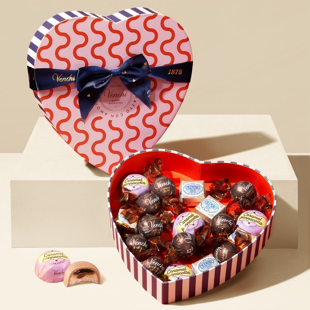 venchi-cofanetto-cuore-con-cioccolatini-assortiti-240-g image 1