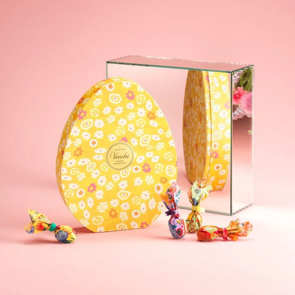 venchi-confezione-regalo-uovo-giallo-con-ovetti-assortiti image 1