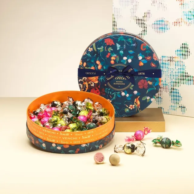 venchi-assorted-chocolates-gift-hamper-medium-386g image 1