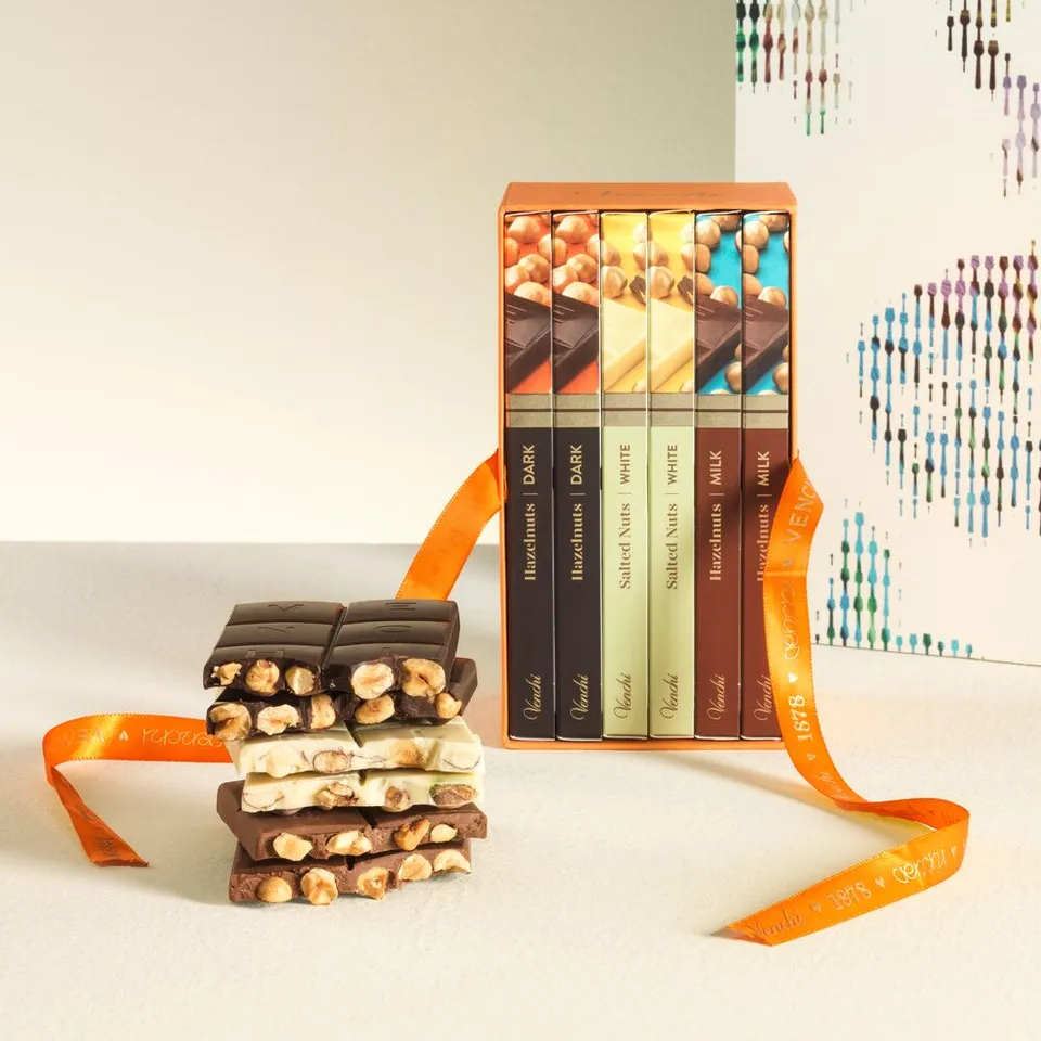 venchi-hazelnut-assorted-chocolate-bars-bookcase-570-g-6-tavolette-miste image 1
